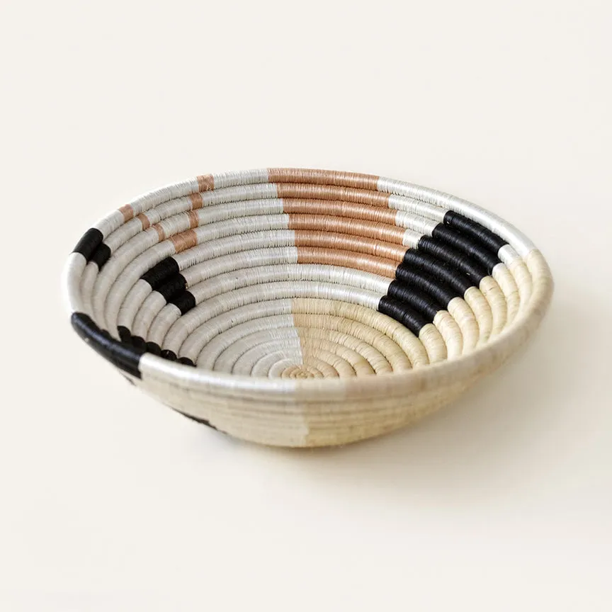 RAFFIA PLATEAU BASKET | ABSTRACT